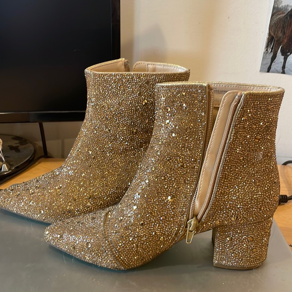 Betsy’s Johnson Gold Sequin Sparkly Short Boots Ladies size 6